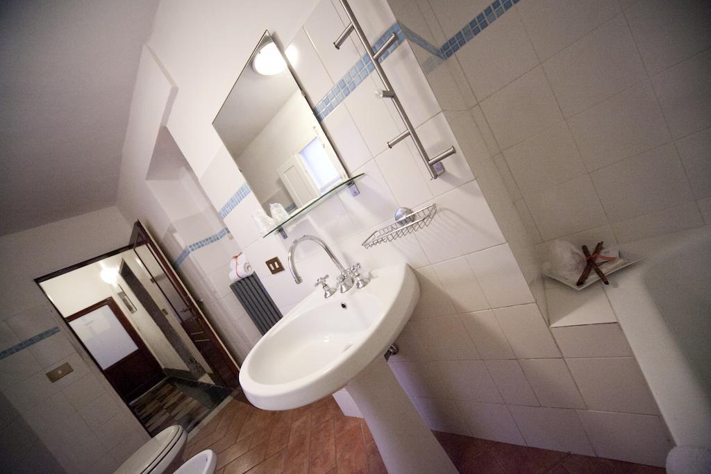 Condotta House B&B Florens Rum bild